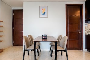 Zimmer | Essbereich im Zimmer