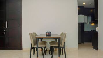 Room | In-room dining