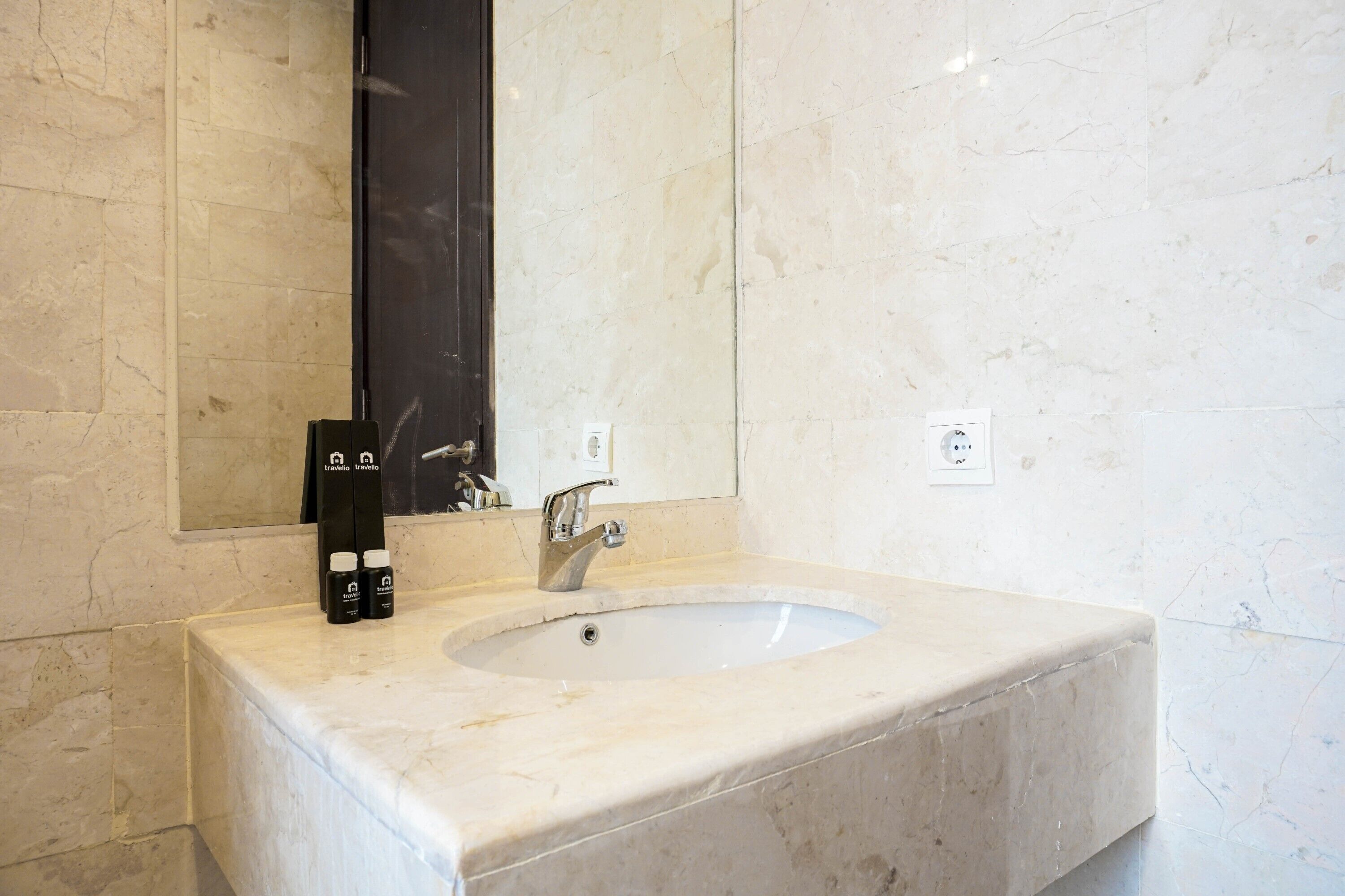 Room | Bathroom | Shower, towels