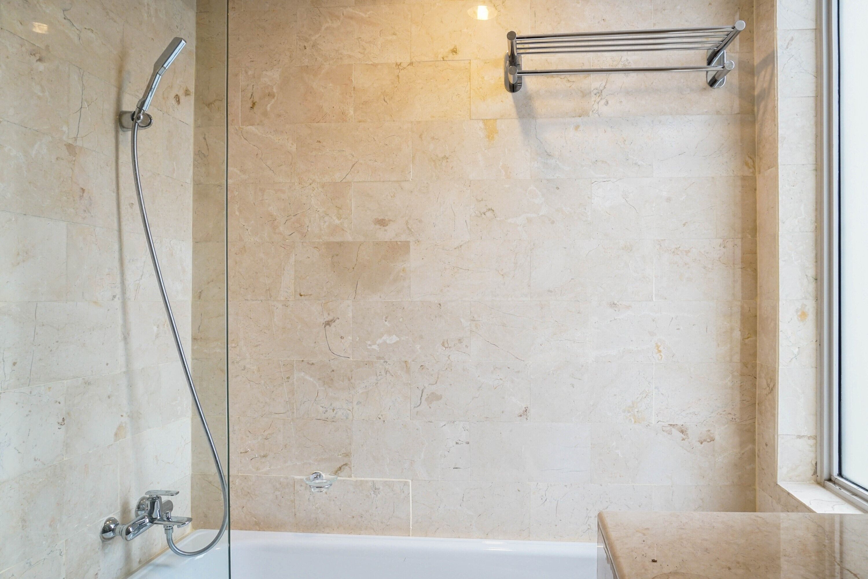 Room | Bathroom | Shower, towels