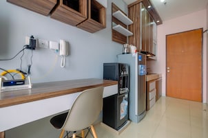 Room | Private kitchen | Fridge, stovetop, electric kettle, cookware/dishes/utensils