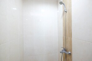 Bathroom - Cozy Minimalist Studio @ Taman Melati Margonda Apartment By Travelio (Depok)