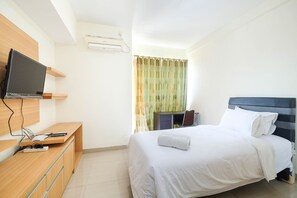 Room - Cozy Minimalist Studio @ Taman Melati Margonda Apartment By Travelio (Depok)