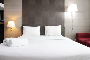 Room | Free WiFi, bed sheets - Prime & Comfy Studio @ Tamansari La Grande Apartment By Travelio (Bandung)