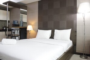 Room | Free WiFi, bed sheets - Prime & Comfy Studio @ Tamansari La Grande Apartment By Travelio (Bandung)
