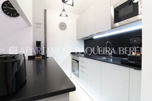 Réfrigérateur, micro-ondes, four, lave-vaisselle