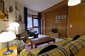 TV - Esquiros - Edificio Mauberme (Baqueira)