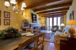 TV, fireplace - Azor - Pleta de Nheu (Naut Aran)