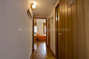 Interni