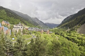 Aerial view - Barranc der Aire - Edificio Aneto (Baqueira)