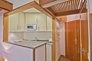 Kühlschrank, Mikrowelle, Geschirrspüler