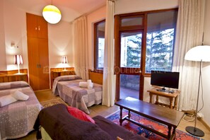 WiFi (無料)、ベッドシーツ