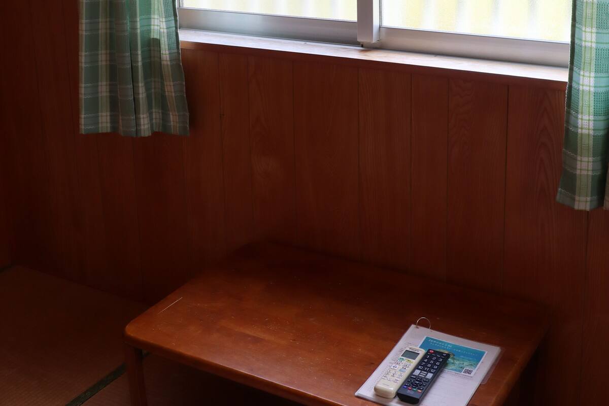 Annex 103 Japanese-style room 6 tatami mats9.28 m^2 (toilet and shower shared) | Down comforters, WiFi (free)