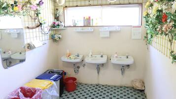 ํธ๋๋์
๋๋ฃธ (Japanese style, 2ppl, Main Bld, 202) | ์ค๋ฆฌ/๊ฑฐ์ํธ ์ด๋ถ, ๋ฌด๋ฃ WiFi