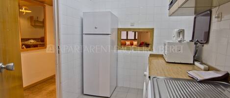 Frigorifero, microonde, lavastoviglie, macchina per tè/caffè