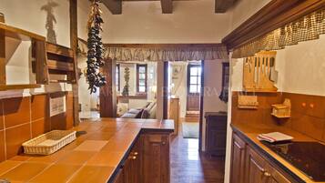 Réfrigérateur, micro-ondes, four, lave-vaisselle