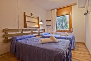 2 quartos, Wi-Fi de cortesia, roupa de cama