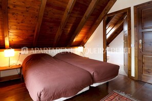 4 bedrooms, bed sheets