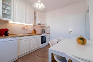 クラシック アパートメント (Two bedroom apartment) | 専用キッチン | 冷蔵庫