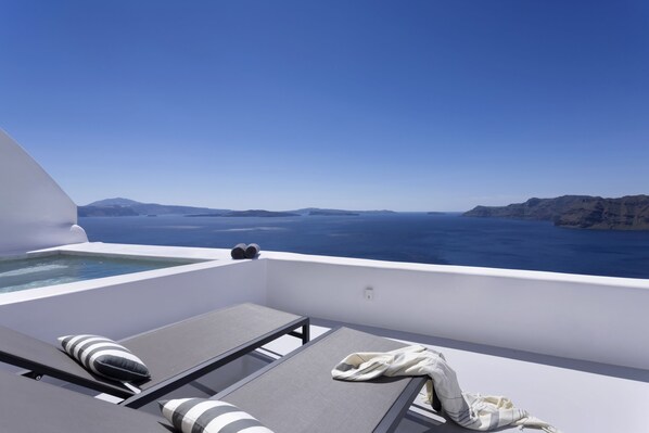 Deluxe Villa, Sea View | Terrace/patio