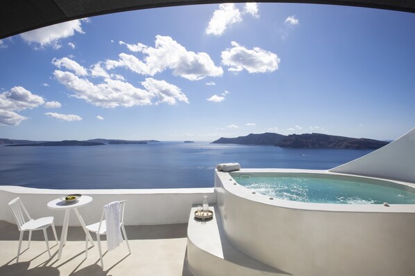 View from property - Apanema Cavehouses by Otium Villas (Santorini)