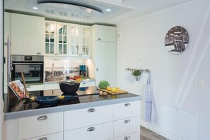 Frigorífic, forn, placa de cuina i rentaplats