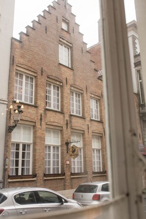 Appartement Ville (R18 - GF) | Vue sur la rue