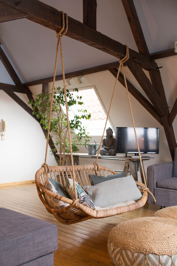 Loft Romantique (R18 - 3) | Coin séjour | TV connectée, Netflix, station d'accueil MP3, services de streaming