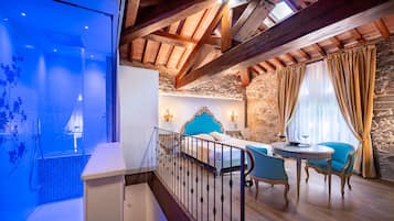 Decoración personalizada, muebles diferentes y escritorio