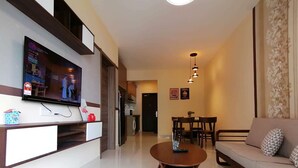 อพาร์ทเมนท์, 3 ห้องนอน (2F 2812) | บริเวณนั่งเล่น