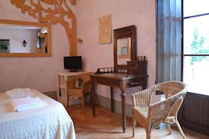 2 bedrooms
