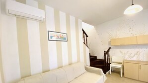 TV - Detached house with 8 beds, 2 gardens, 300 meters from the sea, barbecue (Lido delle Nazioni)