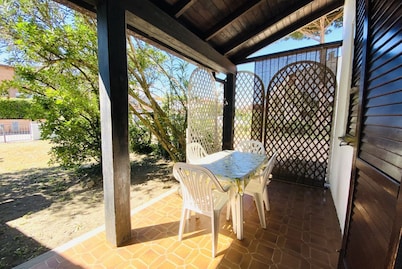 Detached house with 8 beds, 2 gardens, 300 meters from the sea, barbecue