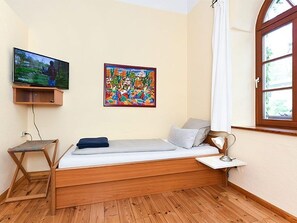 1 bedroom, in-room safe, WiFi, bed sheets