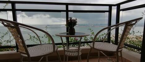 2R1B l 4B 2811 | Balcony