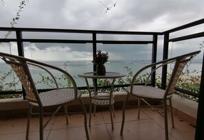 2R1B l 4B 2811 | Balcony - Forest City Ataraxia Park 4 by Wastone (Gelang Patah)