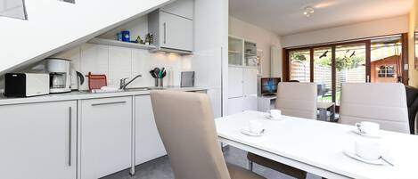 Fridge, microwave, oven, dishwasher