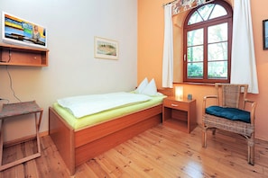 1 bedroom, in-room safe, WiFi, bed sheets