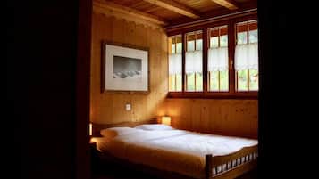 Double Room | 3 bedrooms, minibar, soundproofing, cots/infant beds