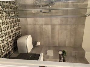 Toallas y papel de baño 