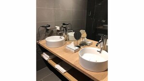 Studio, Balcony | Bathroom - Dahoam by Sarina - Aparthotel (Zell am See)