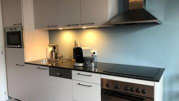 Apartment, 2 Bedrooms | Private kitchen