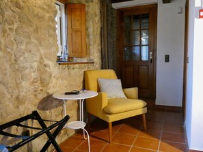 Comfort Double Room, 1 Bedroom | Memory-foam beds, individually decorated, individually furnished - Vida-Vi, Country House and B&B (Caldas da Rainha)