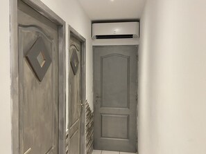 Interior - Whole house 8 pl 4 bd near Peaugres zoo with swimming pool  (Anneyron)