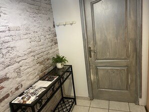 Interior - Whole house 8 pl 4 bd near Peaugres zoo with swimming pool  (Anneyron)