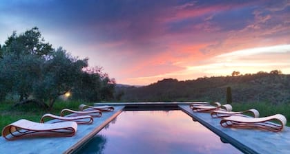 Medieval Tuscan Castle with 8 bedrooms for 18 guests