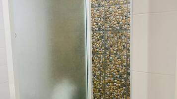 Minibar, individually decorated, individually furnished, desk
