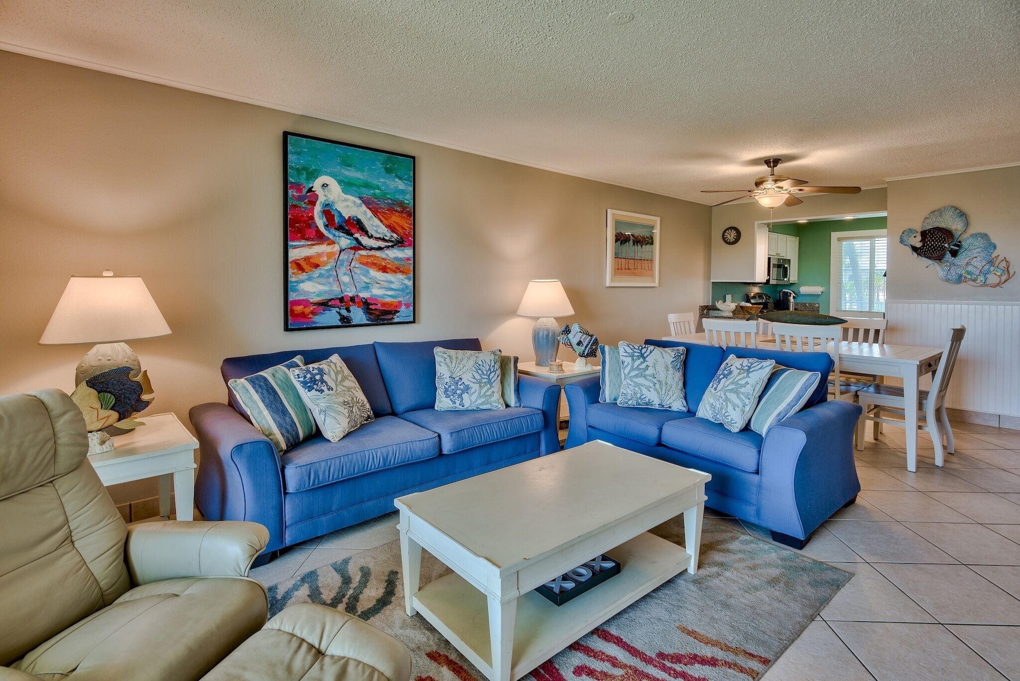 Relax in this 2/2 and enjoy all that Destin has to offer!!