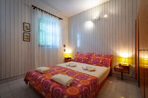 2 عدّة غرف نوم ومكواة/لوح كي وواي فاي