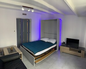 1 غرفة نوم ومكواة/لوح كي وواي فاي